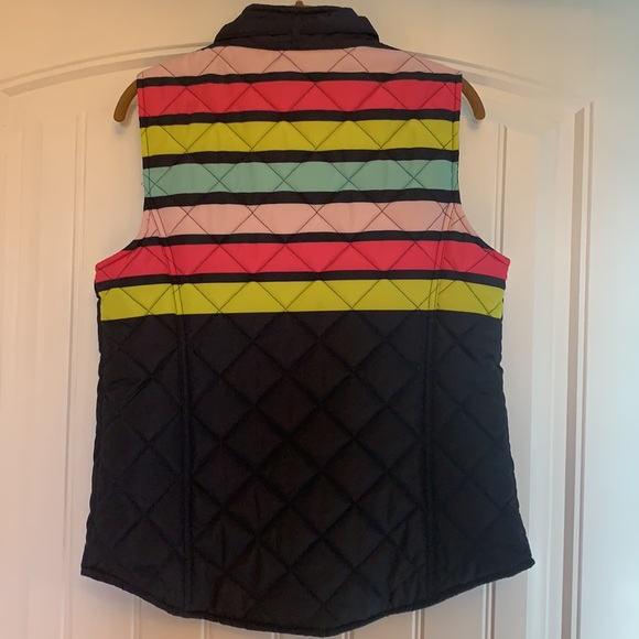 Crown & Ivy Quilted Vest Size L - Picture 2 of 9